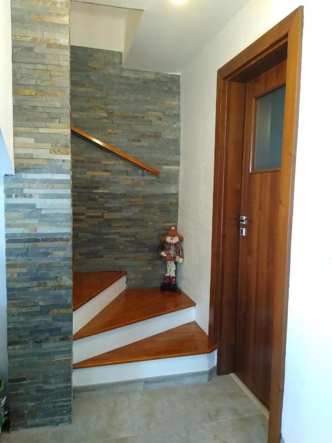 New And Comfortable Two Bedroom House Garana Buitenkant foto