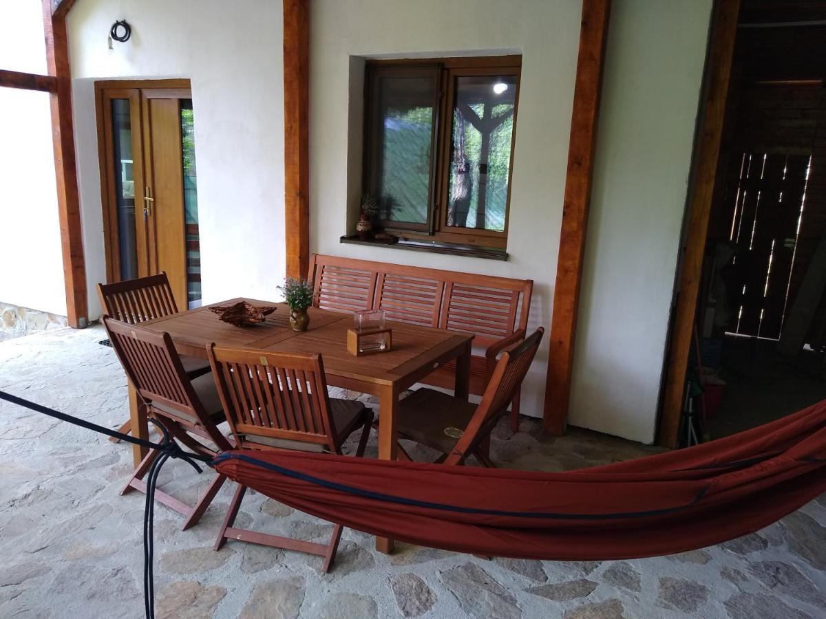 New And Comfortable Two Bedroom House Garana Buitenkant foto